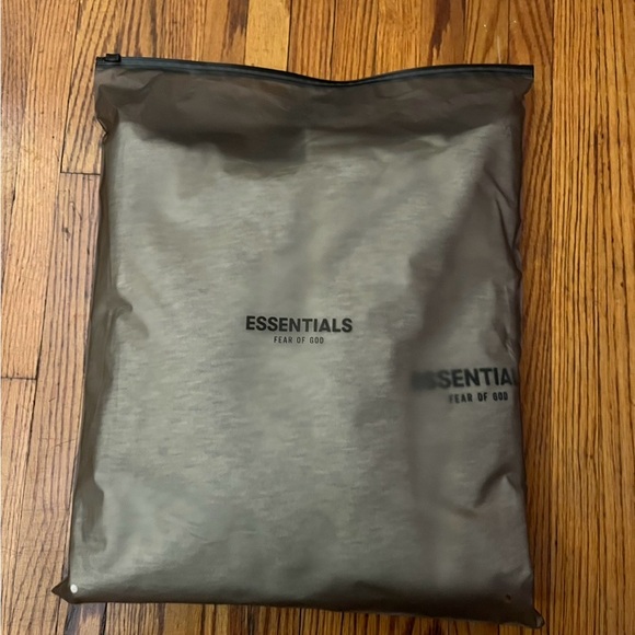 Fear Of God Essentials SS22 Light Oatmeal Hoodie MEDIUM - Picture 7 of 8